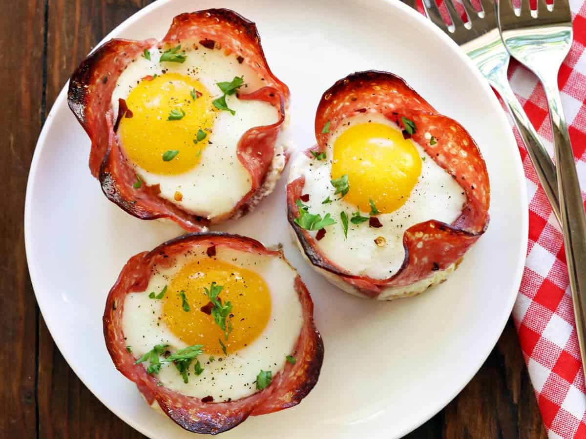 Very simple three-step egg breakfast recipes.